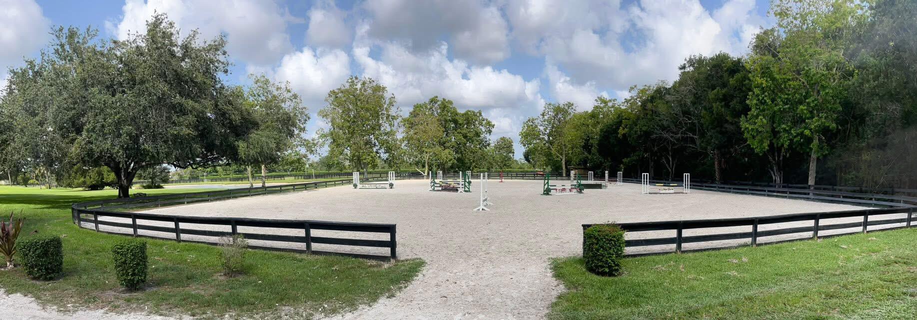 13821 53rd Road South Wellington, FL 33449 - Photo 4 of 10 a view of a patio with a yard