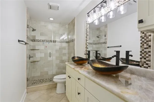 $350,000 | 8021 Versailles Street, Metairie, LA 70003