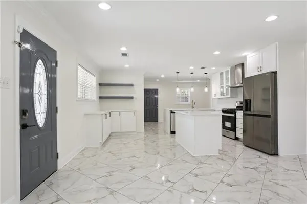 $350,000 | 8021 Versailles Street, Metairie, LA 70003