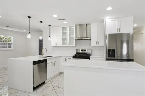 $350,000 | 8021 Versailles Street, Metairie, LA 70003