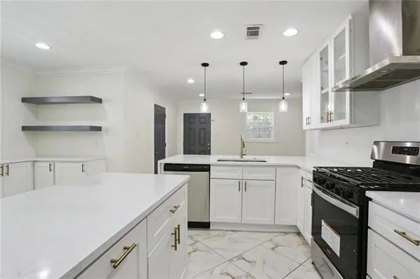 $350,000 | 8021 Versailles Street, Metairie, LA 70003