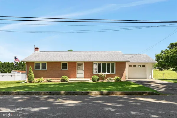 $290,000 | 34 Locust Lane, Quentin, PA 17042