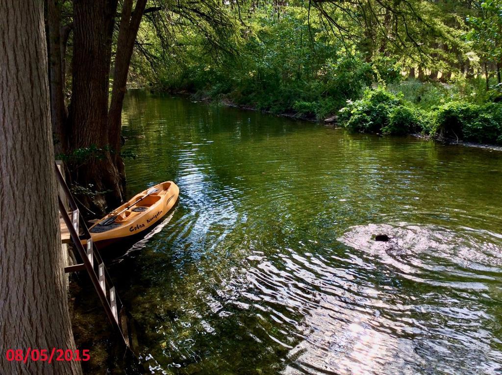 6496 Hwy 83n Leakey Tx