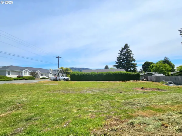 $225,000 | 425 Railroad Street, Brookings, OR 97415
