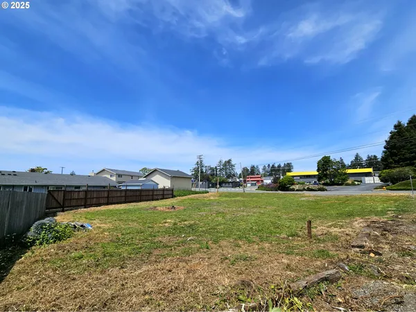 $225,000 | 425 Railroad Street, Brookings, OR 97415
