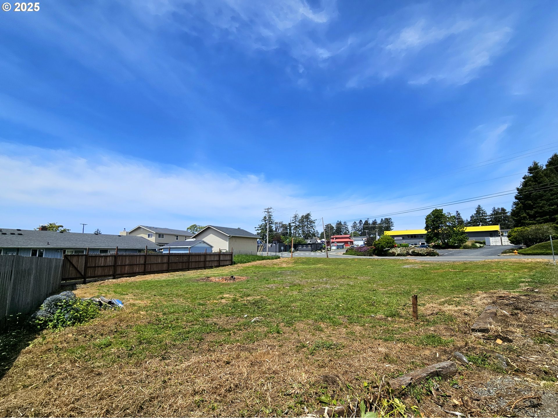 425 Railroad Street Brookings, OR 97415 - Photo 2 of 10