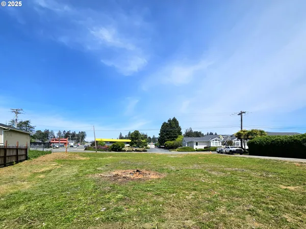 $225,000 | 425 Railroad Street, Brookings, OR 97415
