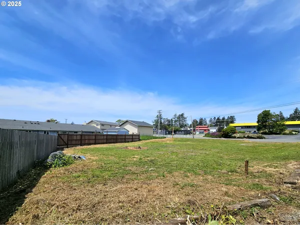 $225,000 | 425 Railroad Street, Brookings, OR 97415