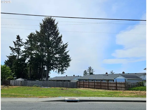 $225,000 | 425 Railroad Street, Brookings, OR 97415