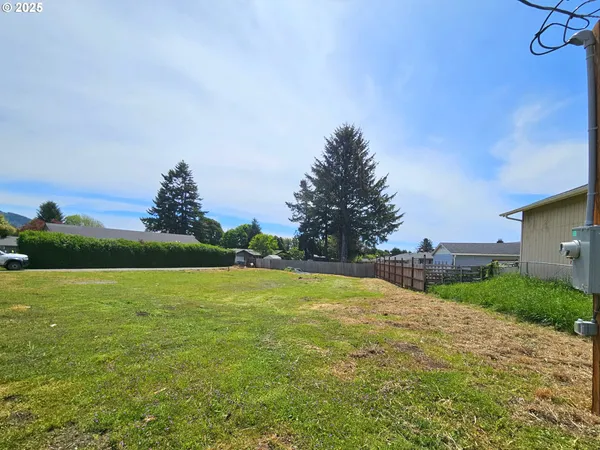 $225,000 | 425 Railroad Street, Brookings, OR 97415