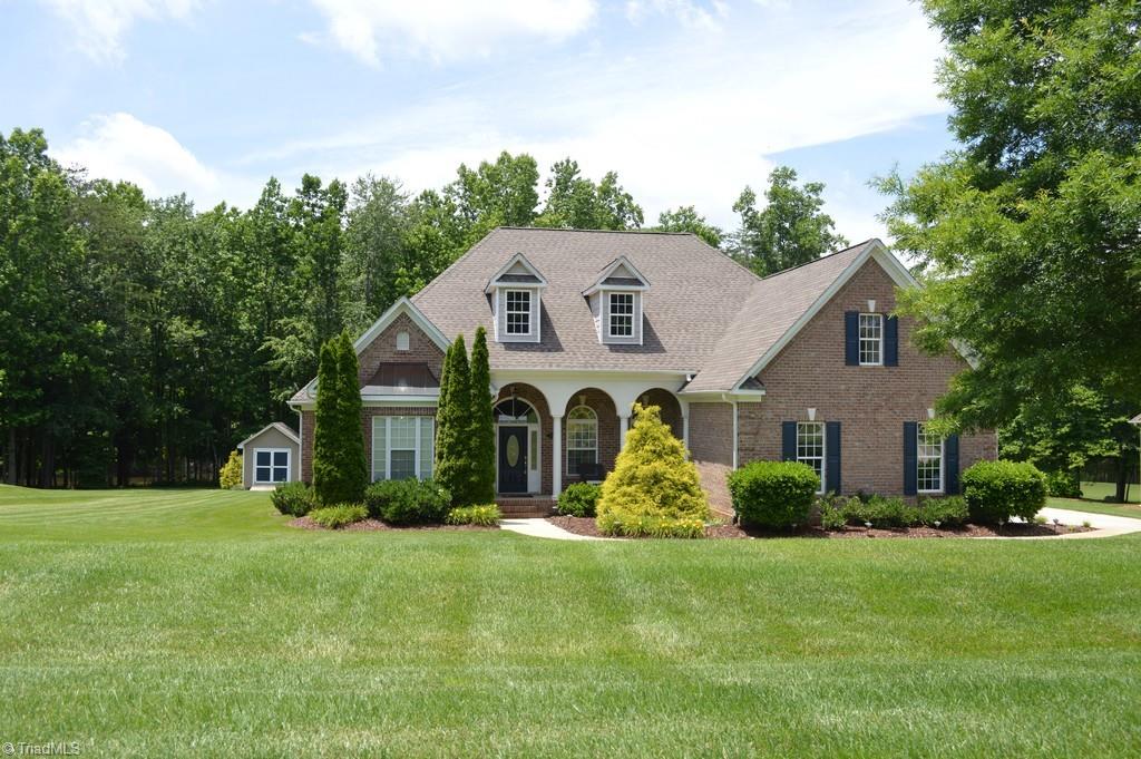 Beautiful yard!!! Amazing home!