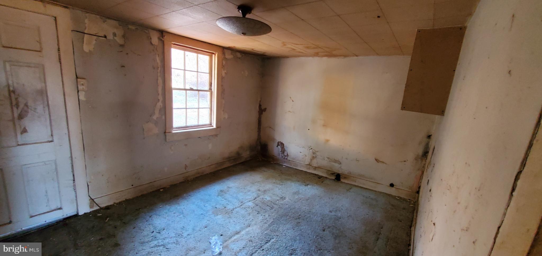 9817 Crest Hill Road Marshall, VA 20115 - Photo 10 of 15 Gallery Image 10