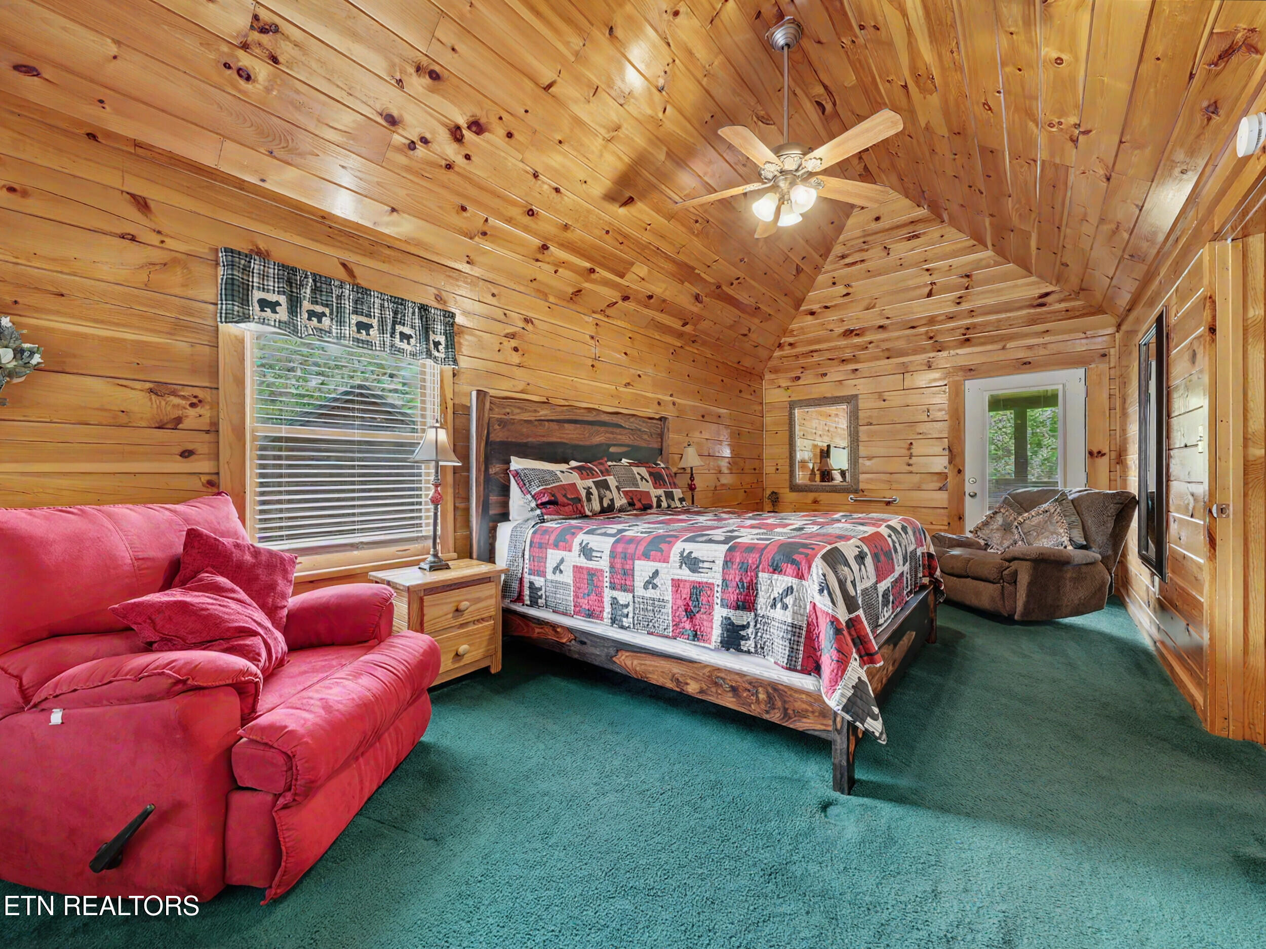 1629 Little Cabin Loop Pigeon Forge, TN 37862 - Photo 15 of 59 14_img_8588