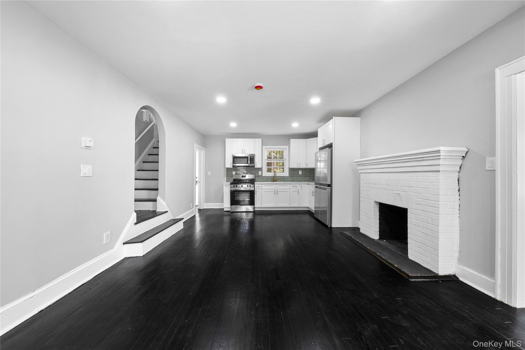 116 Meadowbrook Road Hempstead, NY 11550 - Photo 8 of 32