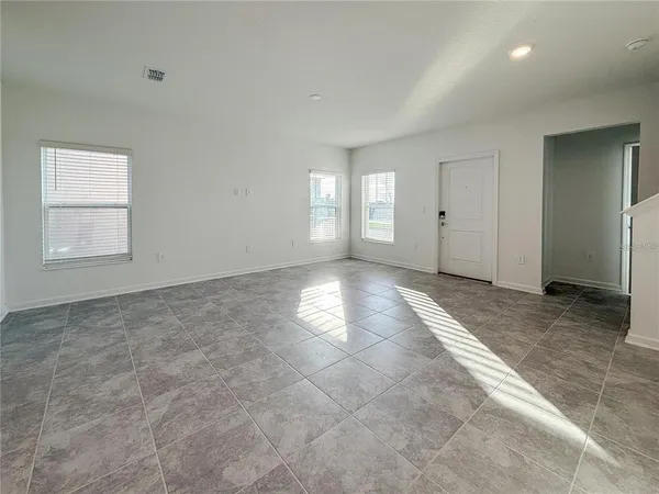 a view of empty room with window