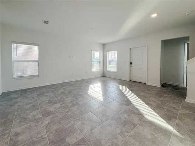 a view of empty room with window