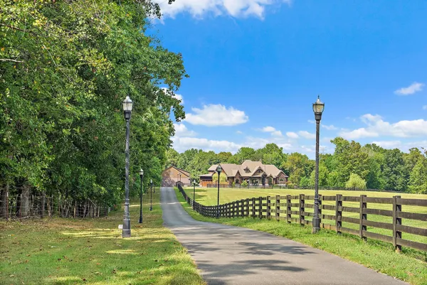 $2,899,000 | 6704 Highway 52 West, Lafayette, TN 37083