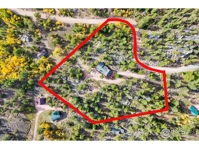 a view of a multi story building