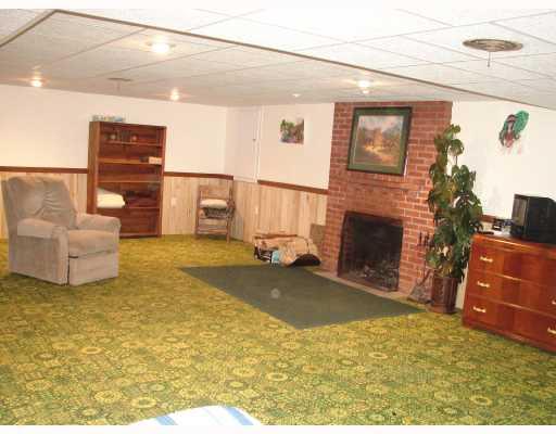 3019 Exeter Road Greensburg, PA 15601 - Photo 6 of 8 Den/Family/Great Room.
