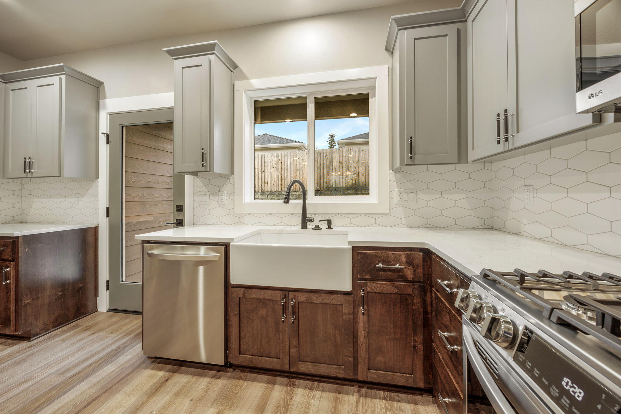332 Randy Street Ashland, OR 97520 - Photo 12 of 41 Kitchen