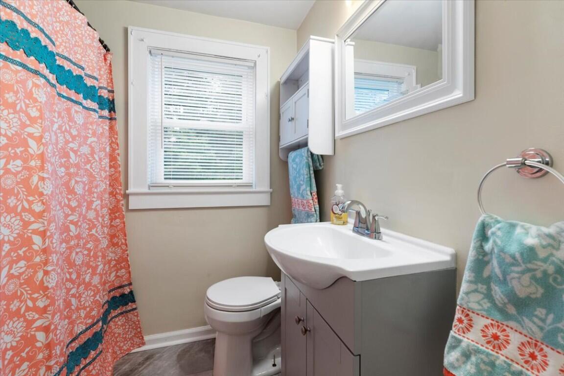 1202 Newbern Road Pulaski, VA 24301 - Photo 23 of 40 25-25