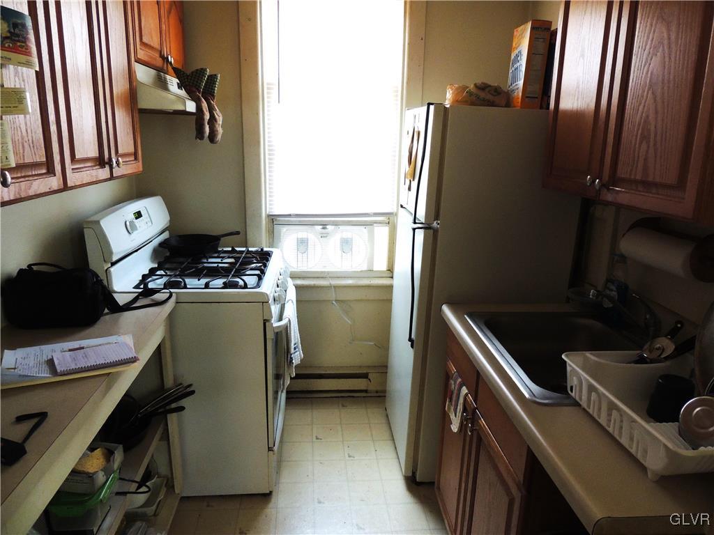 324 Spring Street Bethlehem, PA 18018 - Photo 2 of 10 Gallery Image 2