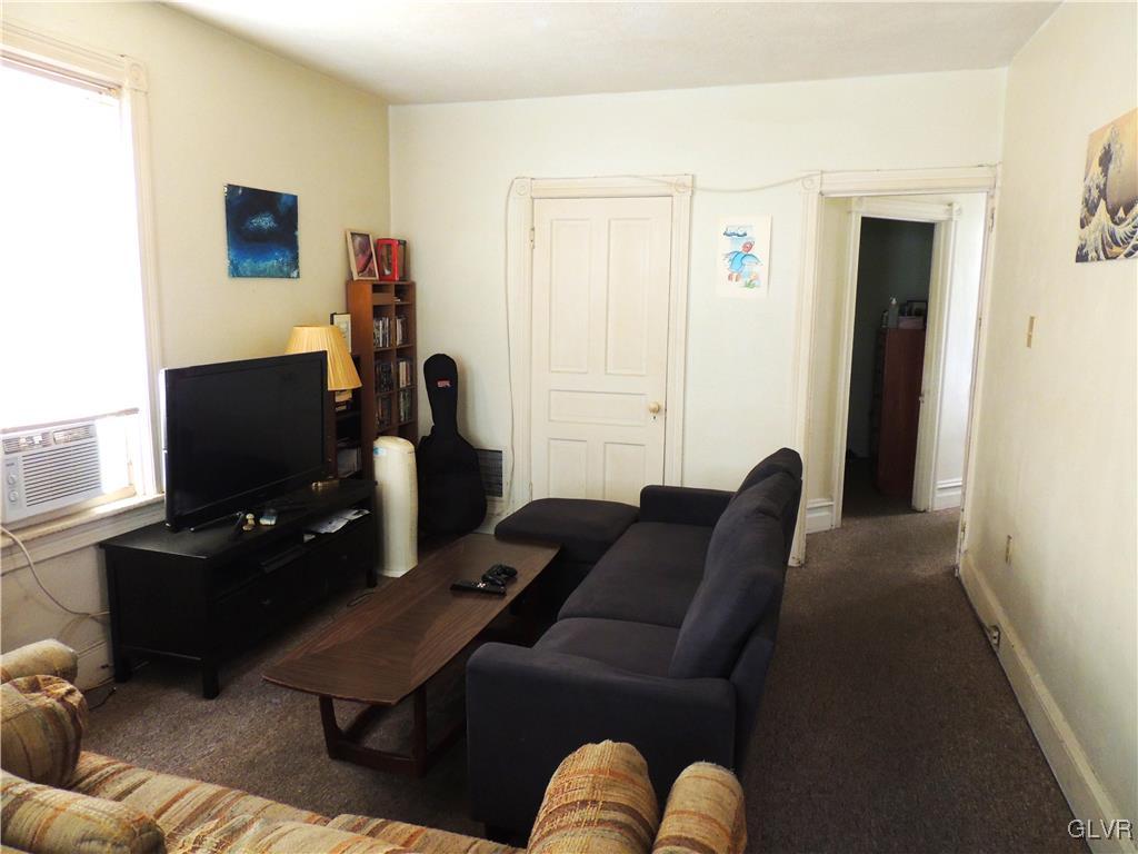 324 Spring Street Bethlehem, PA 18018 - Photo 4 of 10 Gallery Image 4