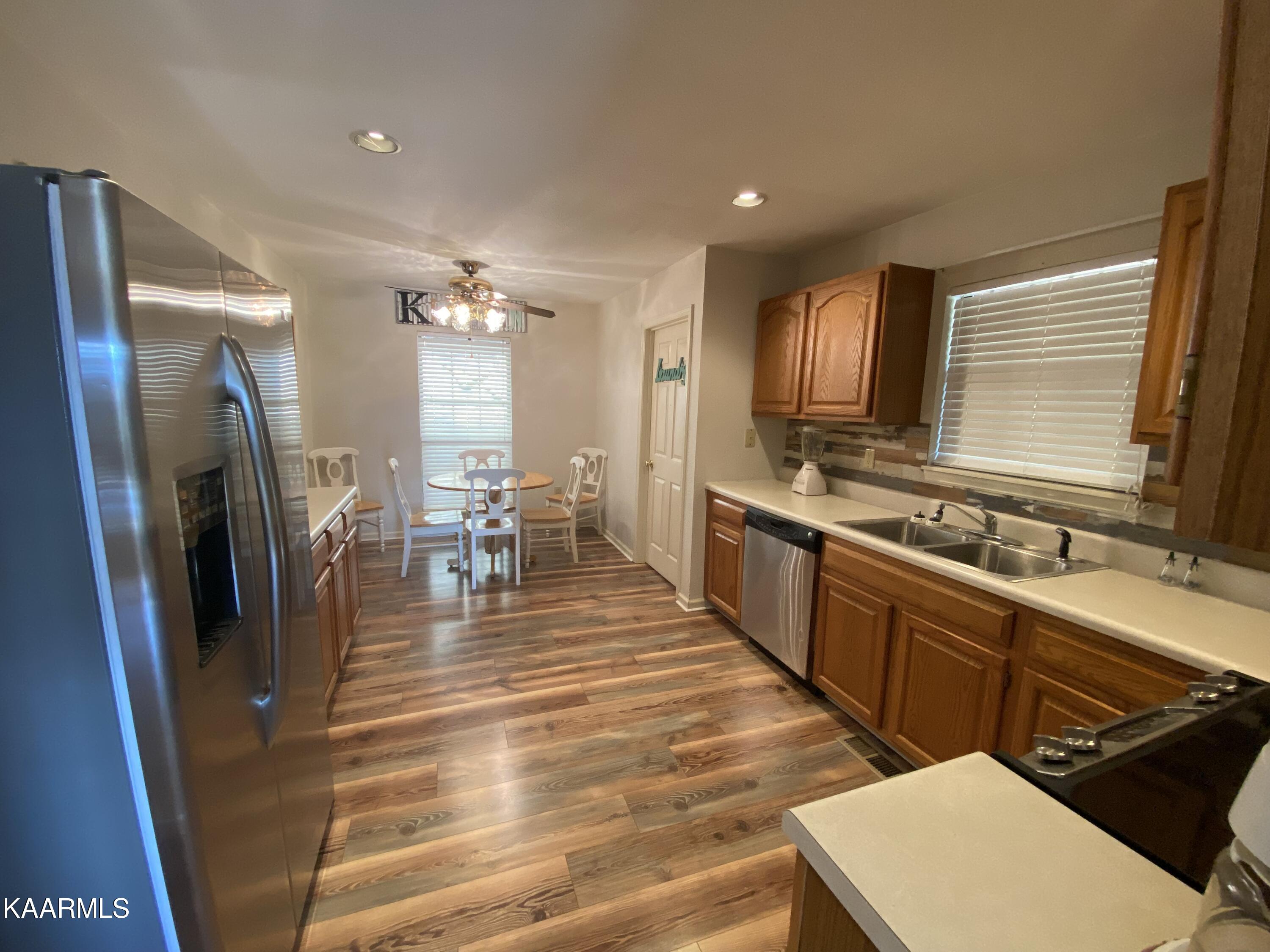 2059 Wicks Way Sevierville, TN 37876 - Photo 4 of 38 IMG-5005