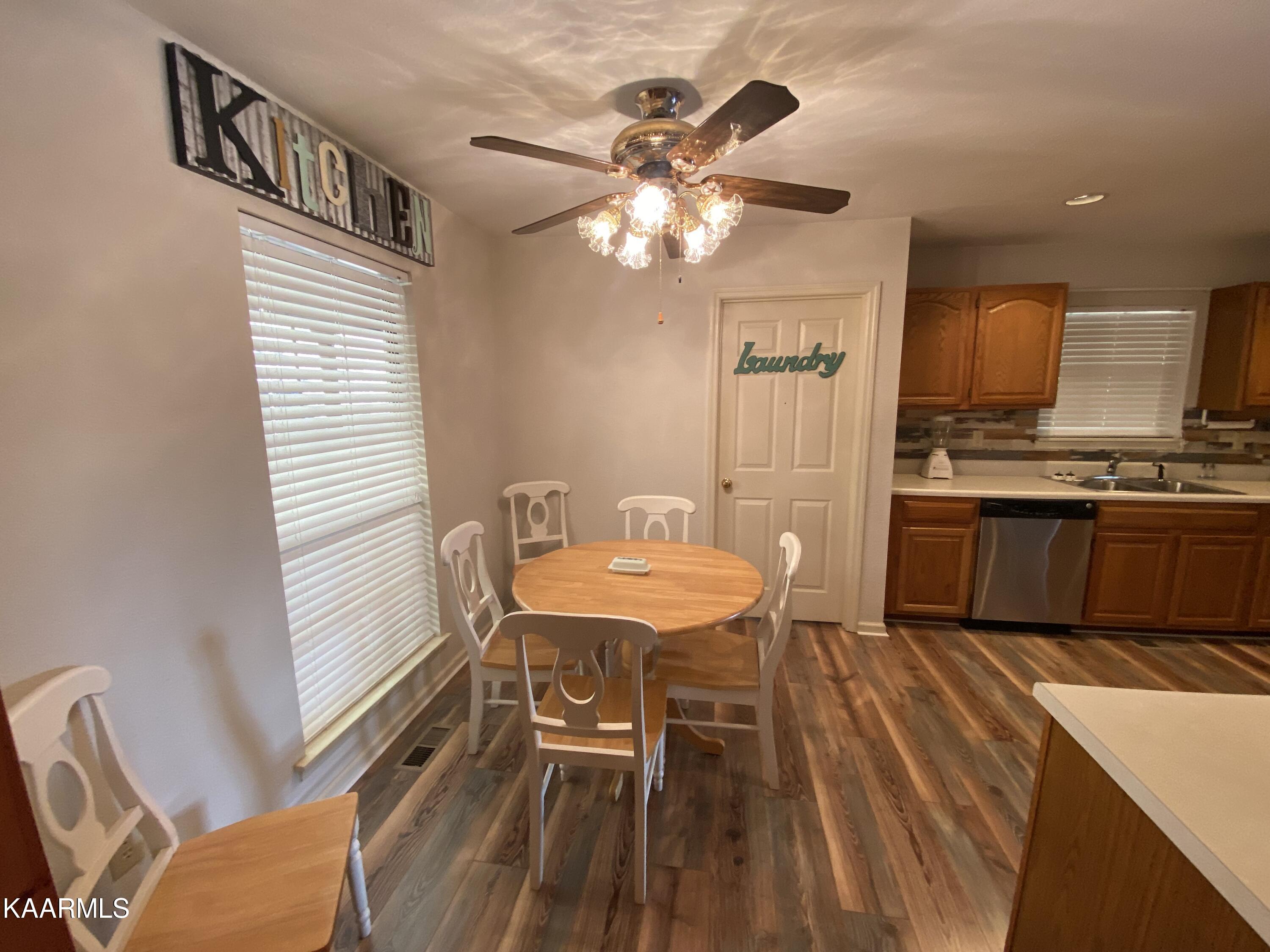 2059 Wicks Way Sevierville, TN 37876 - Photo 5 of 38 IMG-5006