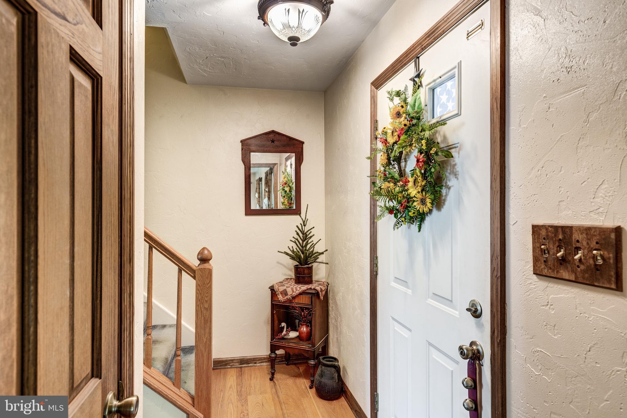 725 Barts Church Road Hanover, PA 17331 - Photo 13 of 48 Foyer