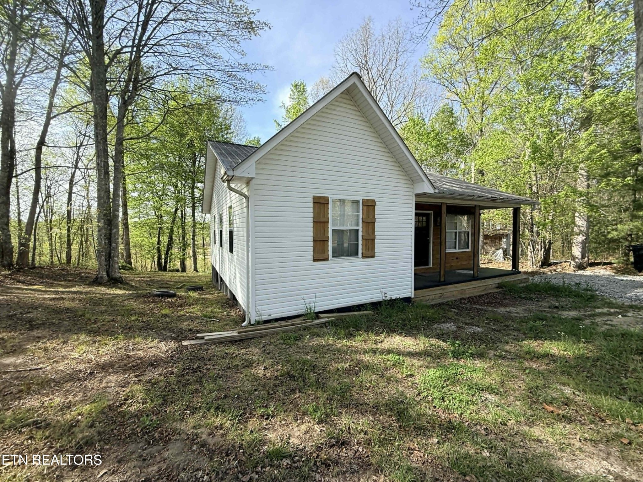 242 Joe Barnett Road Jamestown, TN 38556 - Photo 3 of 24 Gallery Image 3
