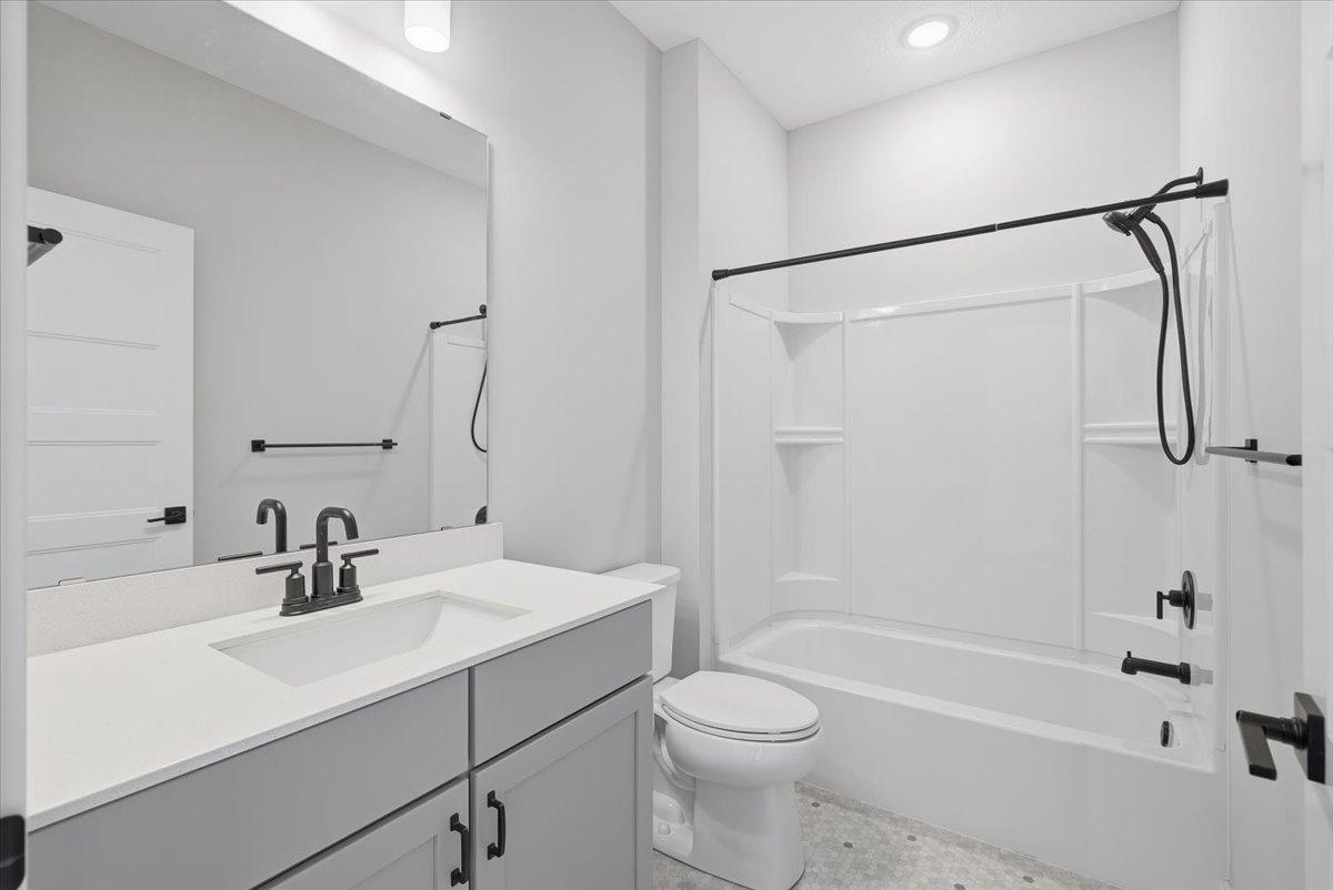 634 Elizabeth Way Hudson, WI 54016 - Photo 19 of 38