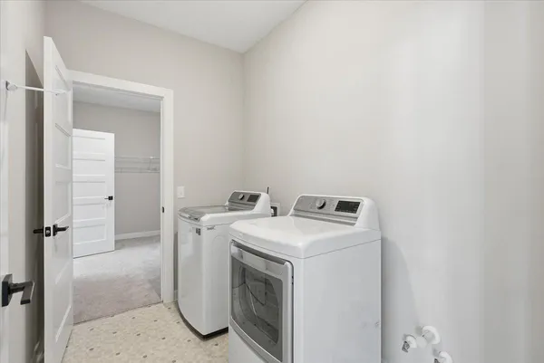 $684,900 | 634 Elizabeth Way, Hudson, WI 54016