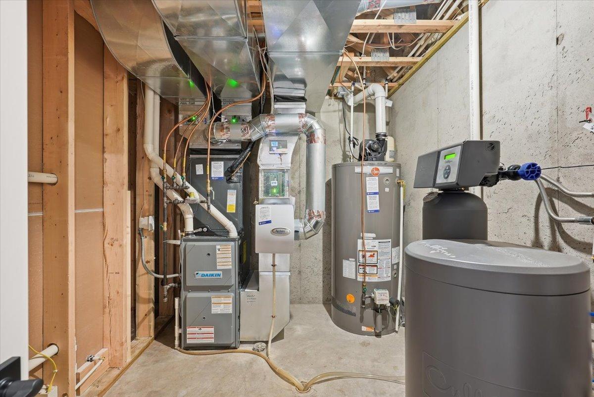 634 Elizabeth Way Hudson, WI 54016 - Photo 27 of 38