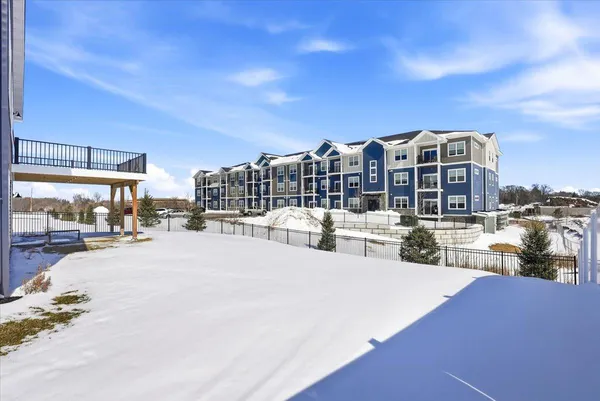 $689,900 | 634 Elizabeth Way, Hudson, WI 54016