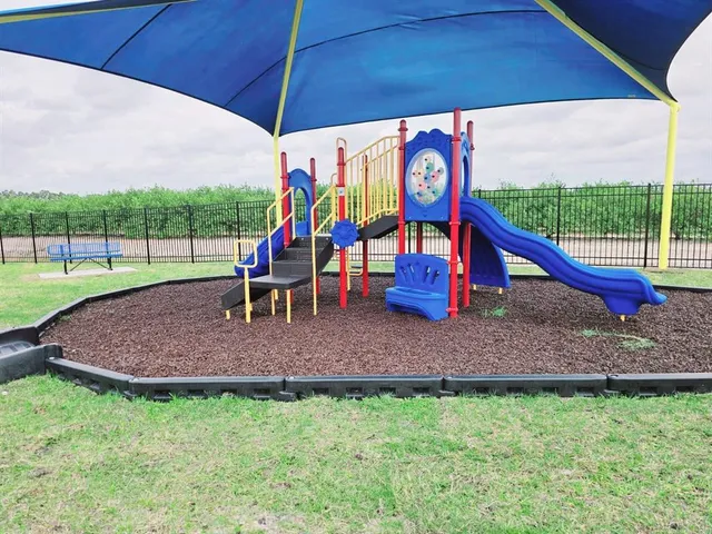 $2,300 | 1454 Austin Street, Lake Wales, FL 33859