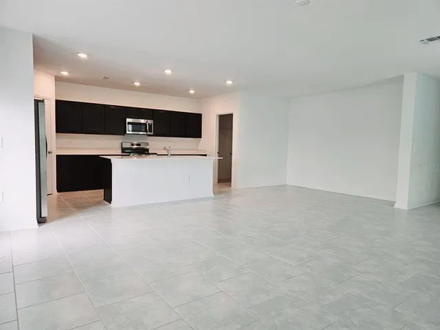 $2,300 | 1454 Austin Street, Lake Wales, FL 33859