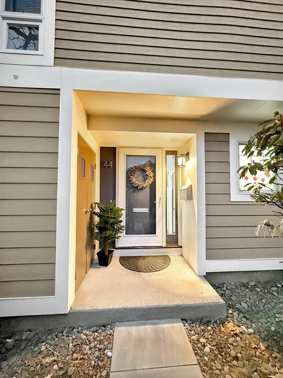 11 Oak Street, Unit 44 Wellesley, MA 02482 - Photo 1 of 25 Gallery Image 1