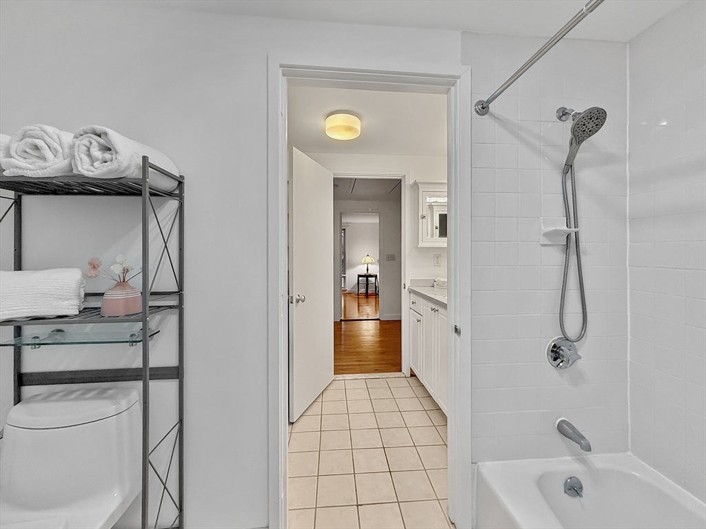 11 Oak Street, Unit 44 Wellesley, MA 02482 - Photo 23 of 25 Gallery Image 23