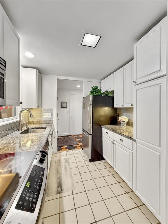 11 Oak Street, Unit 44 Wellesley, MA 02482 - Photo 4 of 25 Gallery Image 4
