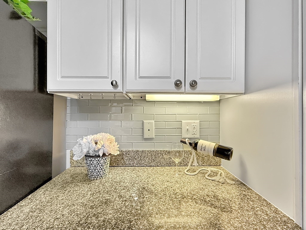 11 Oak Street, Unit 44 Wellesley, MA 02482 - Photo 5 of 25 Gallery Image 5