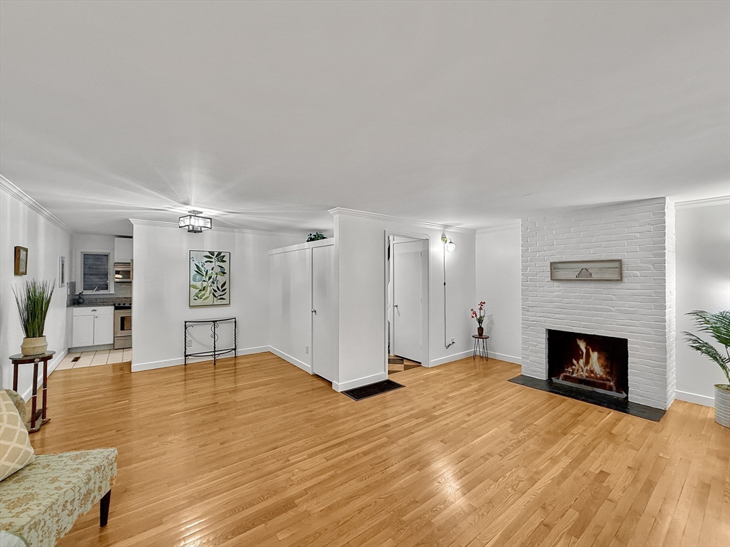 11 Oak Street, Unit 44 Wellesley, MA 02482 - Photo 8 of 25 Gallery Image 8