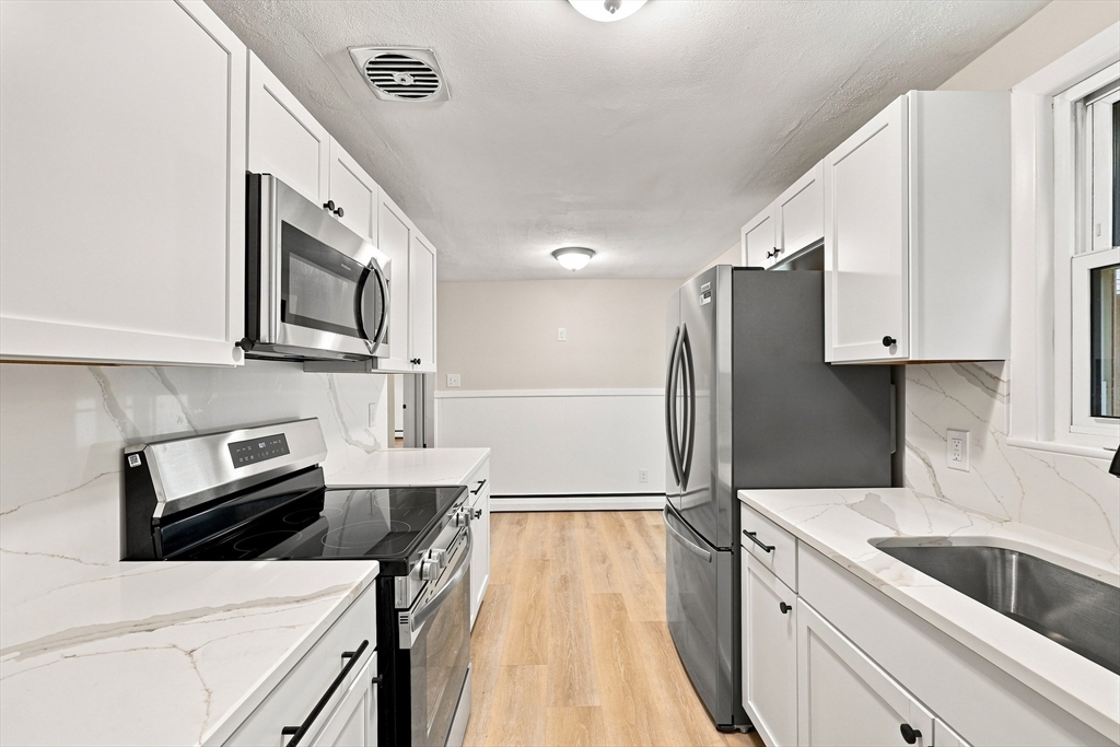 46 Kay Street Springfield, MA 01109 - Photo 5 of 41 Gallery Image 5