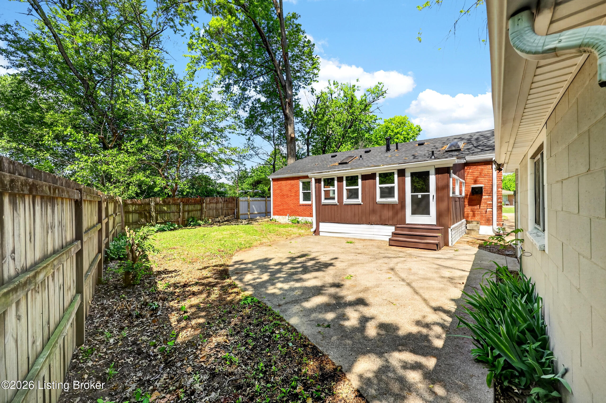 4514 Gordon Road Louisville, KY 40219 - Photo 14 of 38 H40A7851