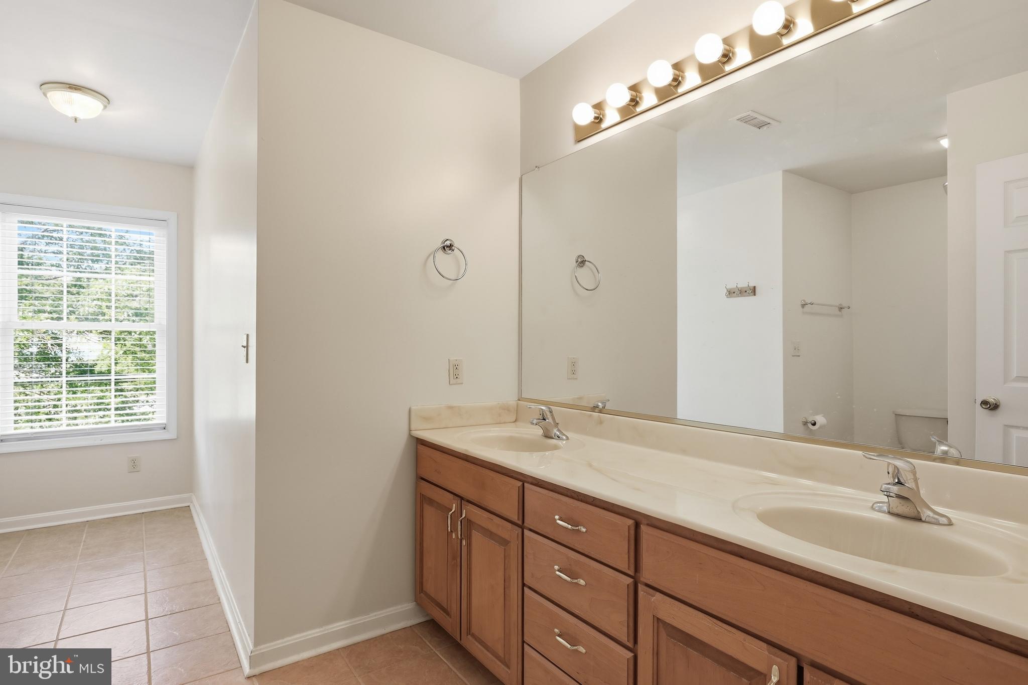 10077 Old Furnace Road Seaford, DE 19973 - Photo 23 of 43 2nd Floor Bath