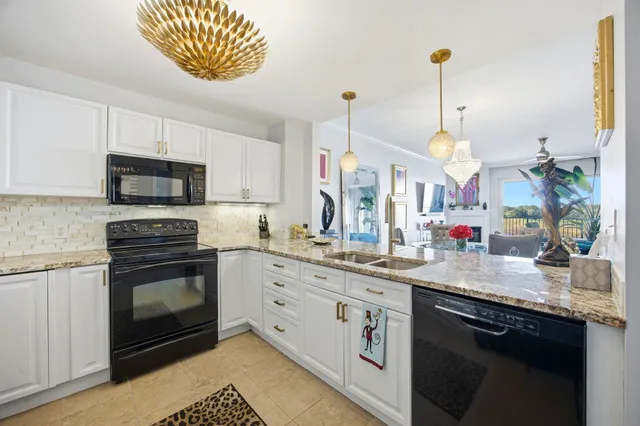 $379,900 | 8121 Amalfi Place, Unit 7605, Myrtle Beach, SC 29572