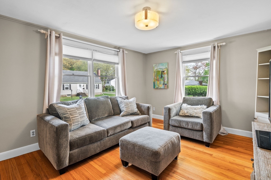 9 Swansea Road Wakefield, MA 01880 - Photo 13 of 30 Gallery Image 13