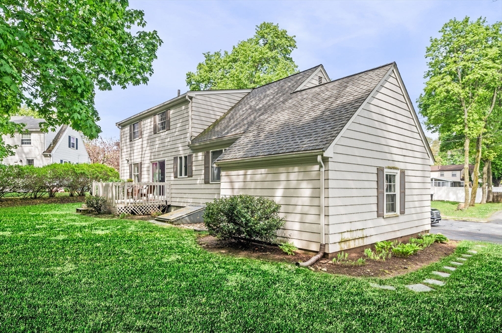 9 Swansea Road Wakefield, MA 01880 - Photo 25 of 30 Gallery Image 25
