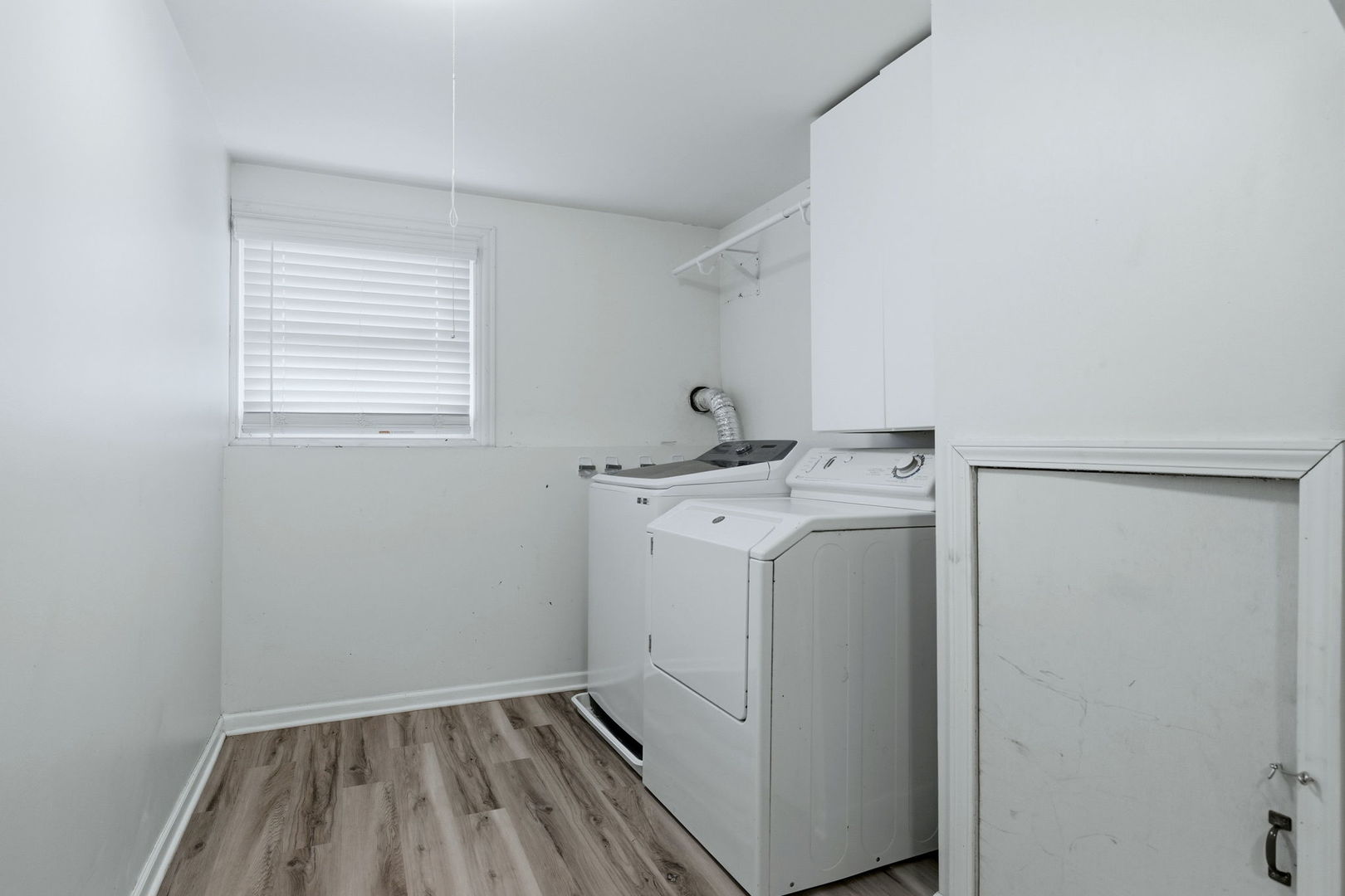 28-w032 Roosevelt Road Winfield, IL 60190 - Photo 15 of 35 a utility room with dryer and washer