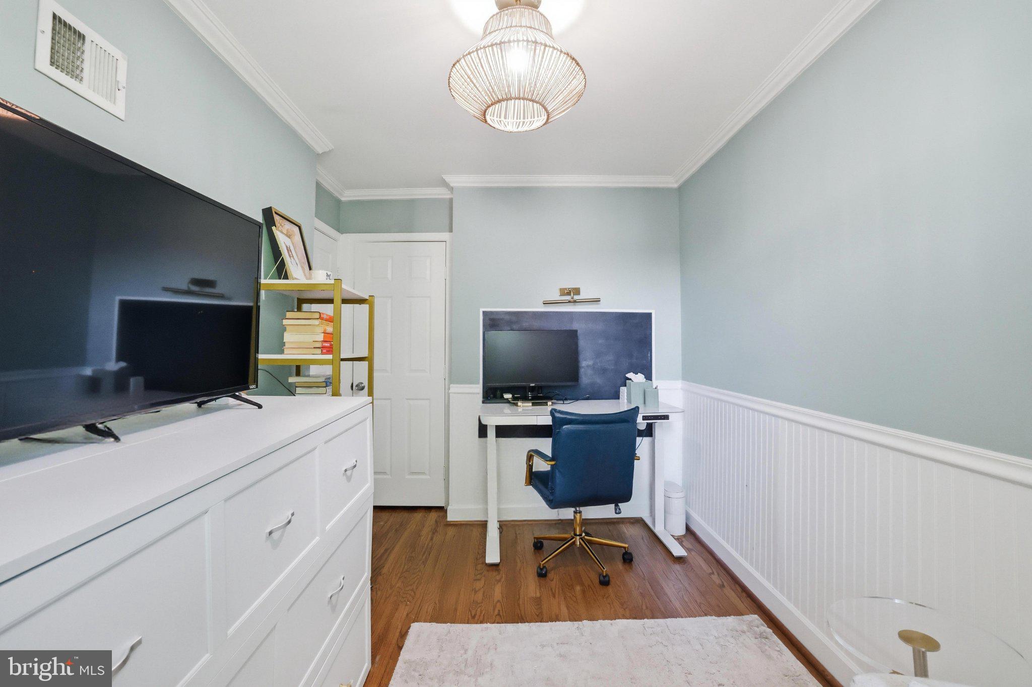 49 West Reed Avenue Alexandria, VA 22305 - Photo 20 of 29 Charming workspace with serene hues.